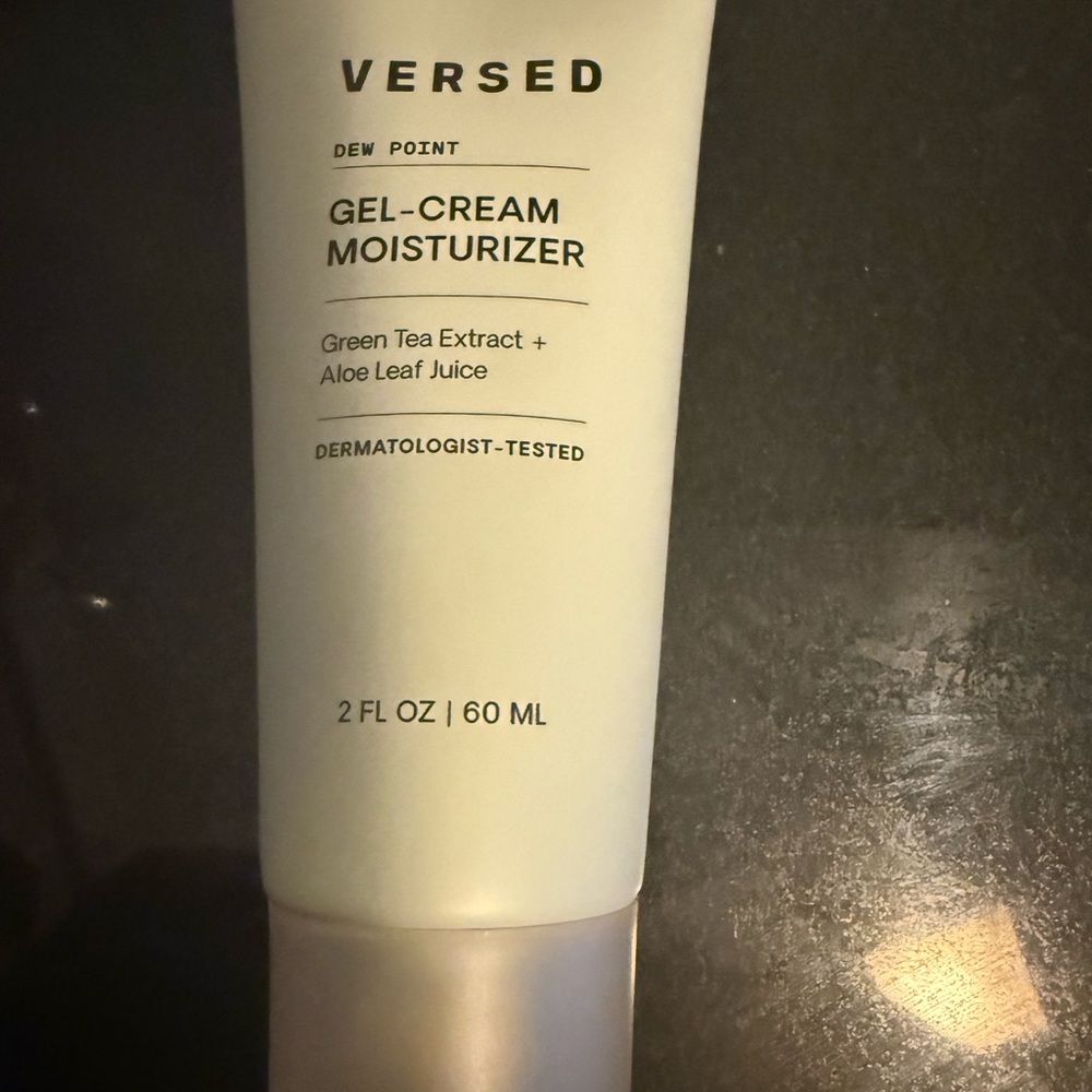 Versed Gel-Cream Moisturizer - White
